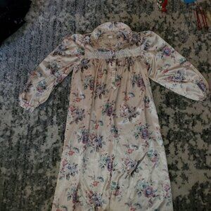 Long-sleeved Printed Vintage Hampton Intimate gown